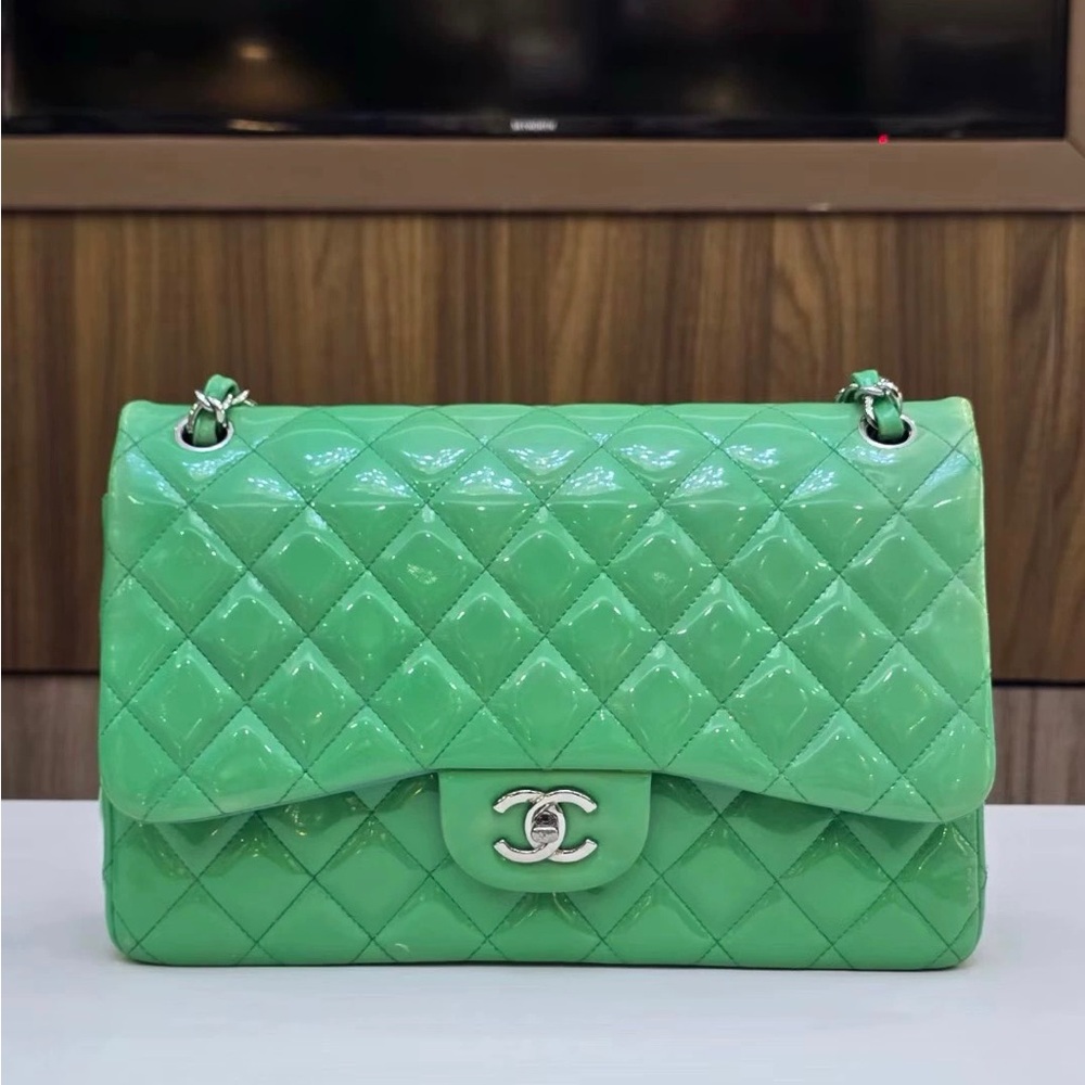 Chanel jumbo double flap bag patent leather green